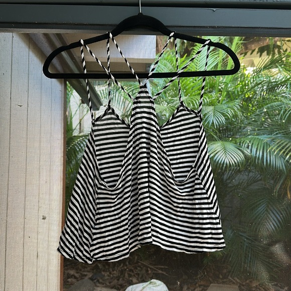 Strapy Striped Crop Top - Picture 4 of 4